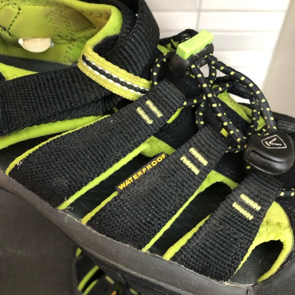 Keens kids lime green & black - Picture 6 of 11